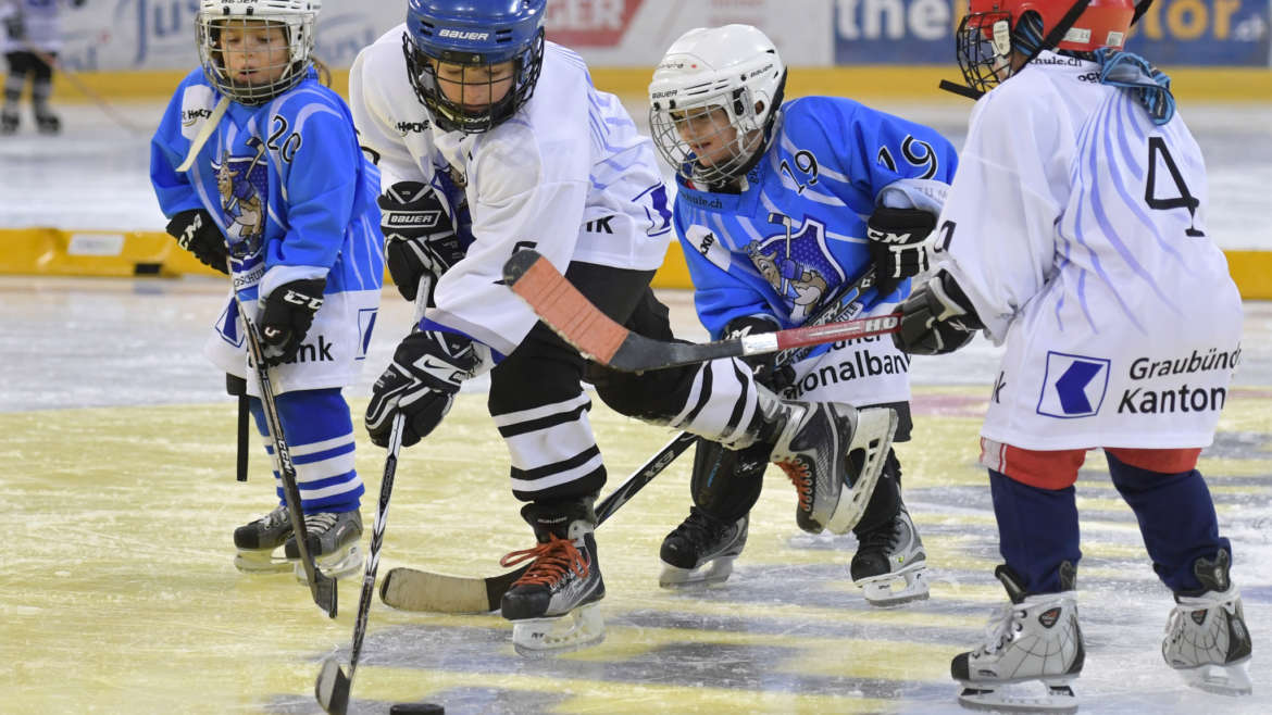 GKB bleibt Hauptsponsorin und Partnerin der Hockeyschule